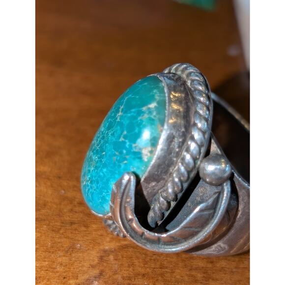 Vintage Turquoise Unmarked Sterling Silver Curved Leaf Chunky Ring Size 9.5 - Picture 9 of 13